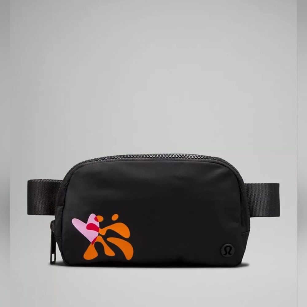 Lululemon Everywhere Belt Bag 1L Pride NWT